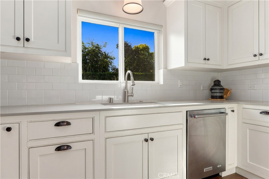 405 N Sunnyslope Avenue Property Photo 12