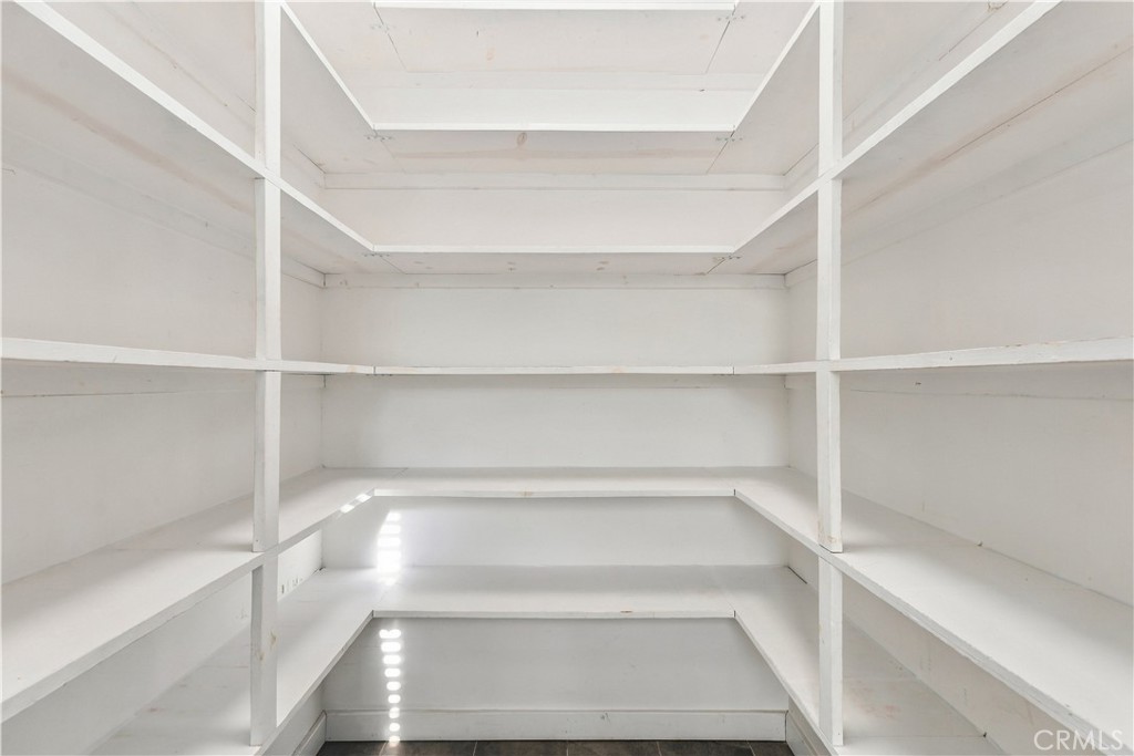 405 N Sunnyslope Avenue Property Photo 18