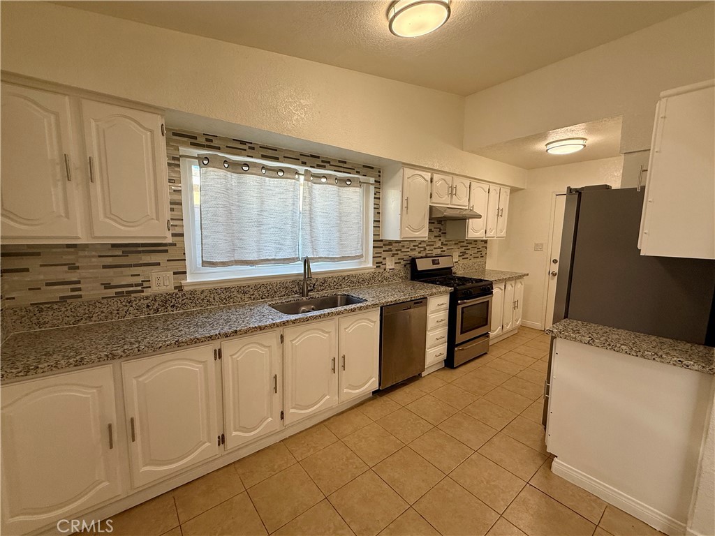 1016 W Avenue J14 Property Photo 3