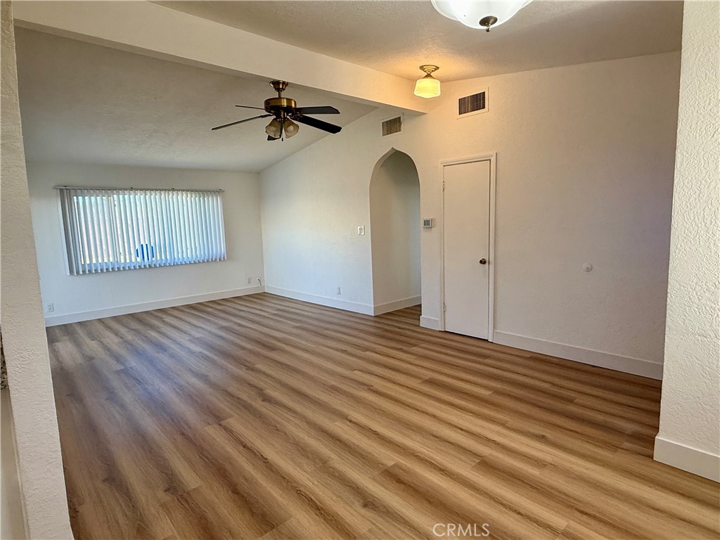 1016 W Avenue J14 Property Photo 6