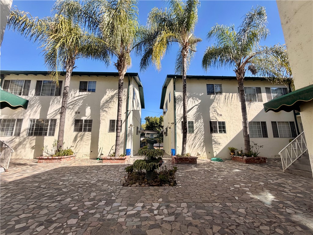 4824 Hazeltine Ave Property Photo 1