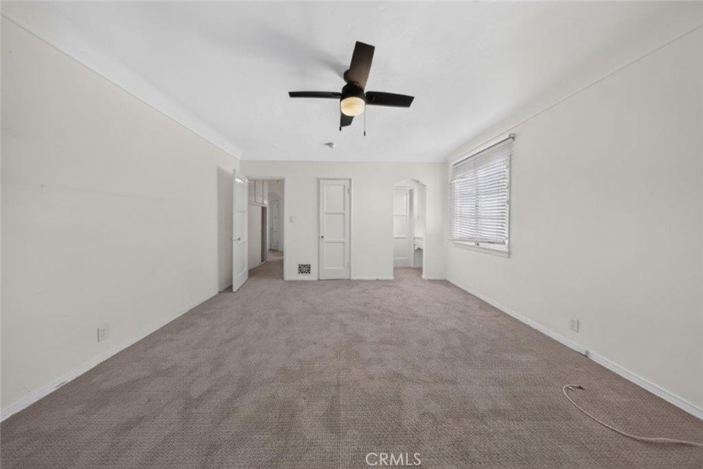 138 N La Peer Drive Property Photo 31