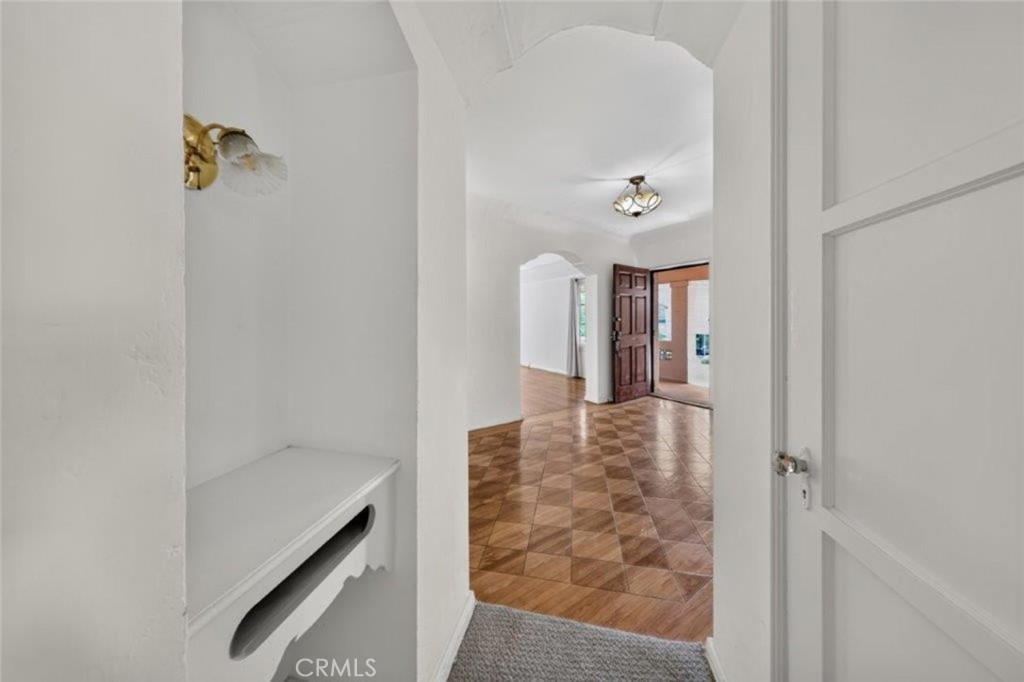 138 N La Peer Drive Property Photo 35