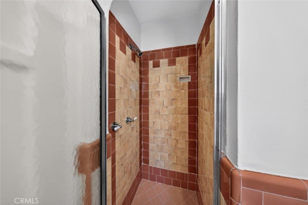 138 N La Peer Drive Property Photo 37
