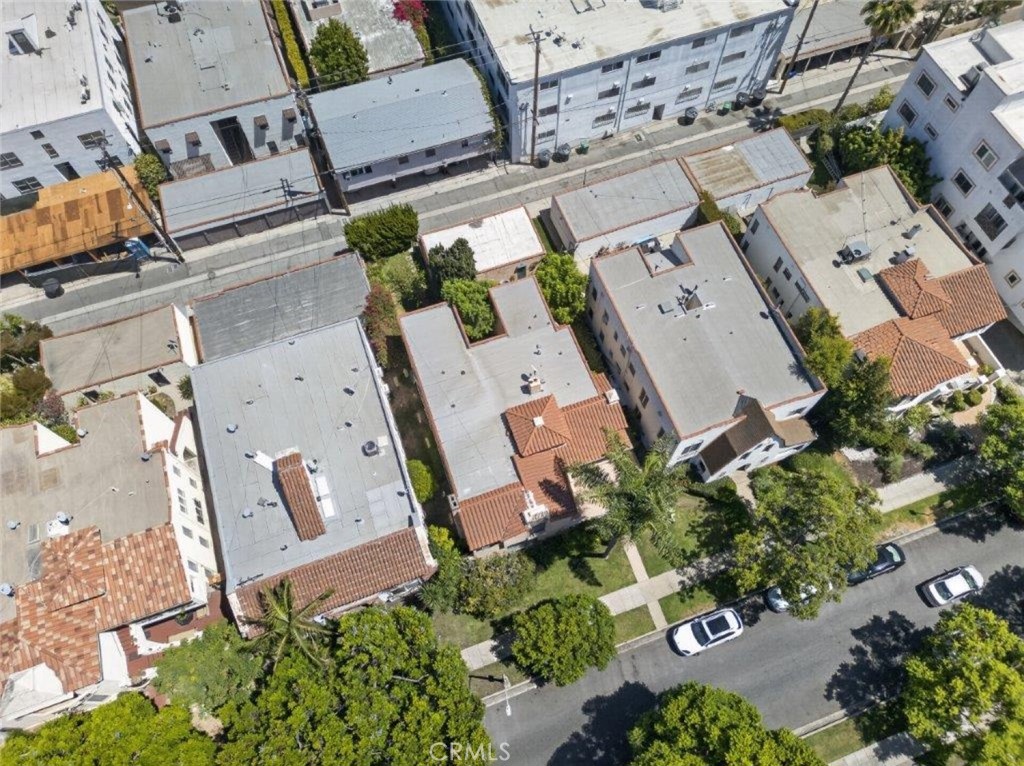138 N La Peer Drive Property Photo 46