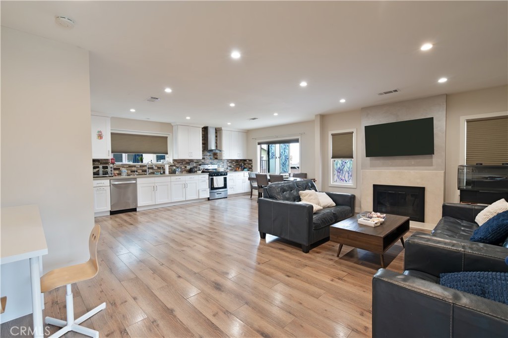 441 S Main Property Photo 3