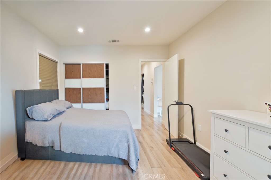 441 S Main Property Photo 4