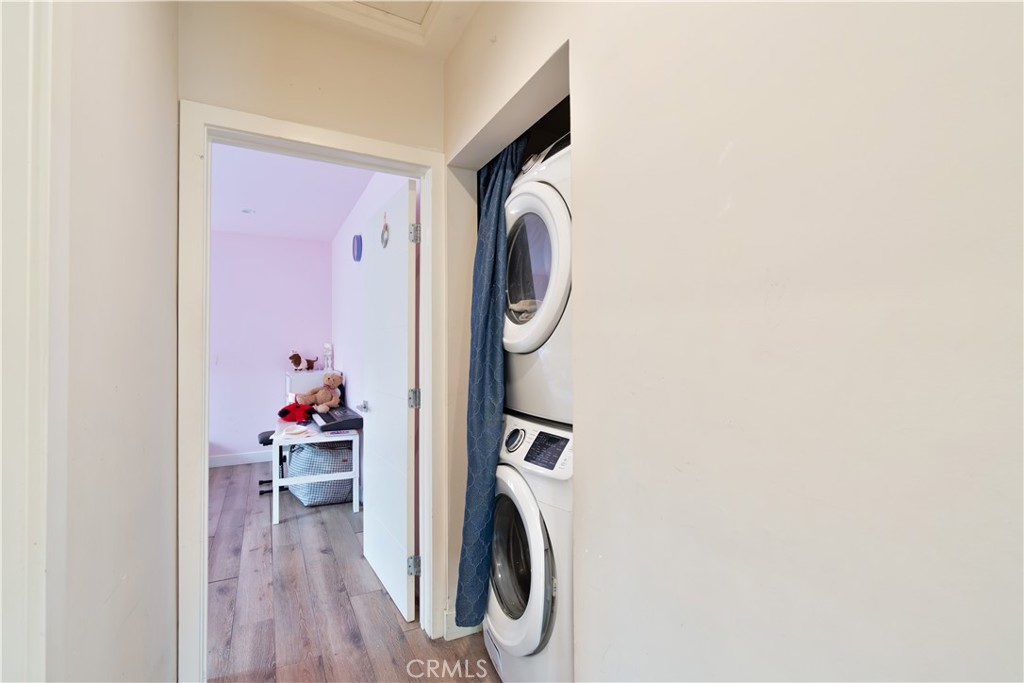 441 S Main Property Photo 8