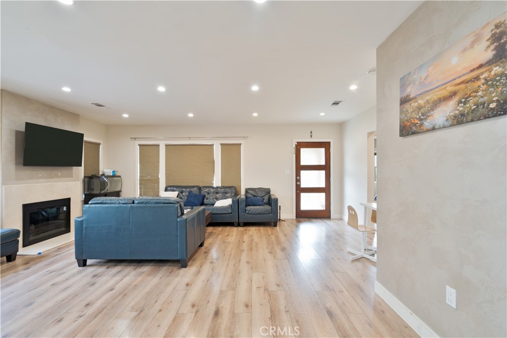 441 S Main Property Photo 12