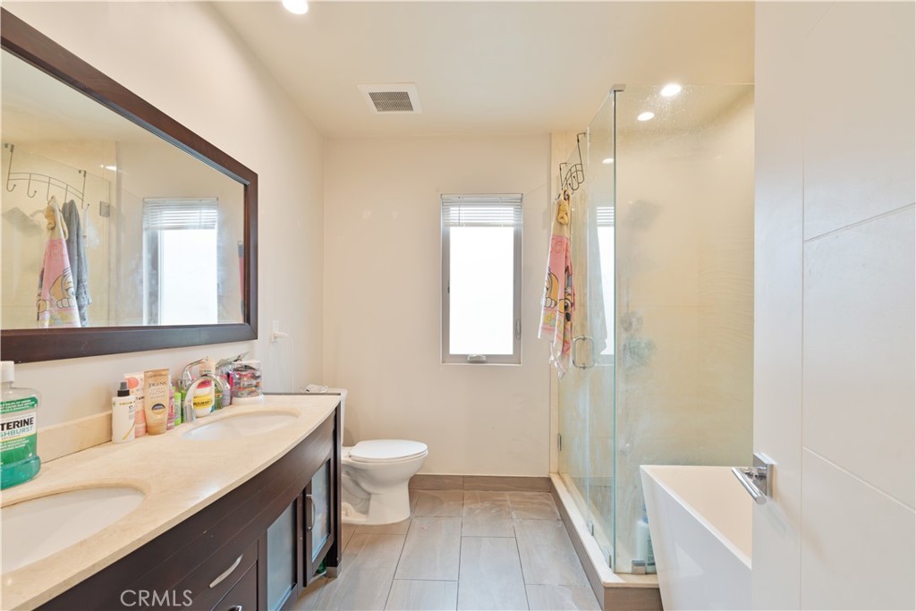 441 S Main Property Photo 14