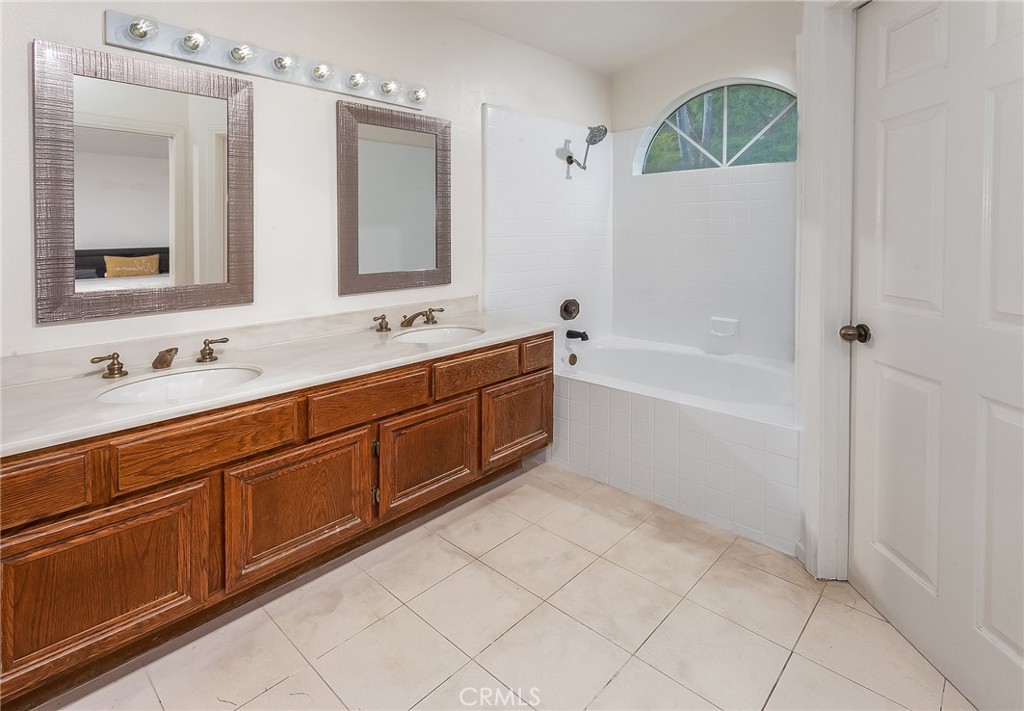 7221 Bouquet Drive Property Photo 13
