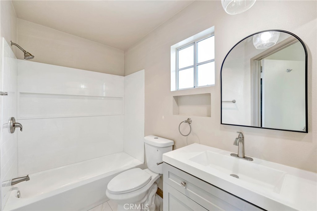 7420 Corbin Ave 8 Property Photo 17