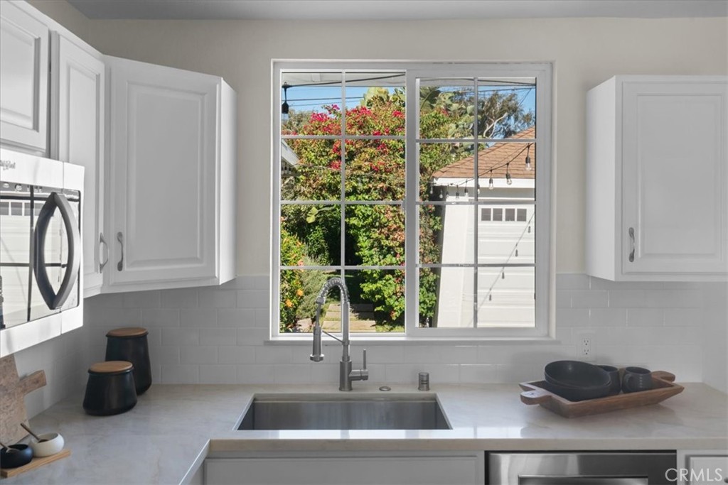 15512 Ermanita Property Photo 6