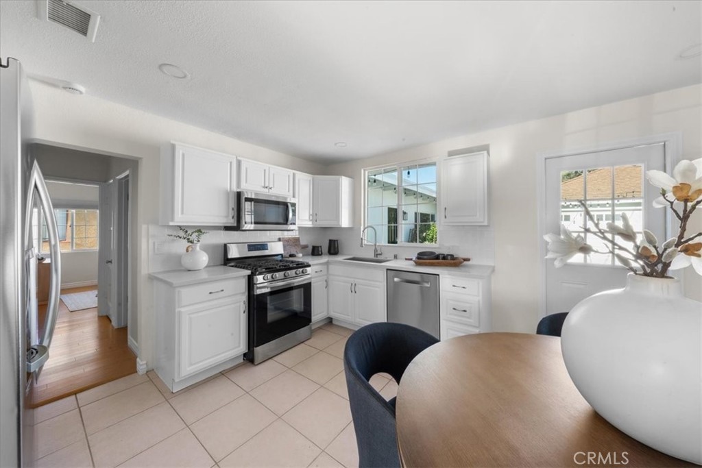 15512 Ermanita Property Photo 8