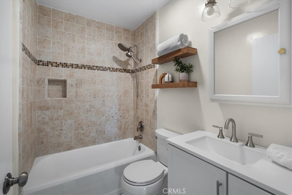 15512 Ermanita Property Photo 10