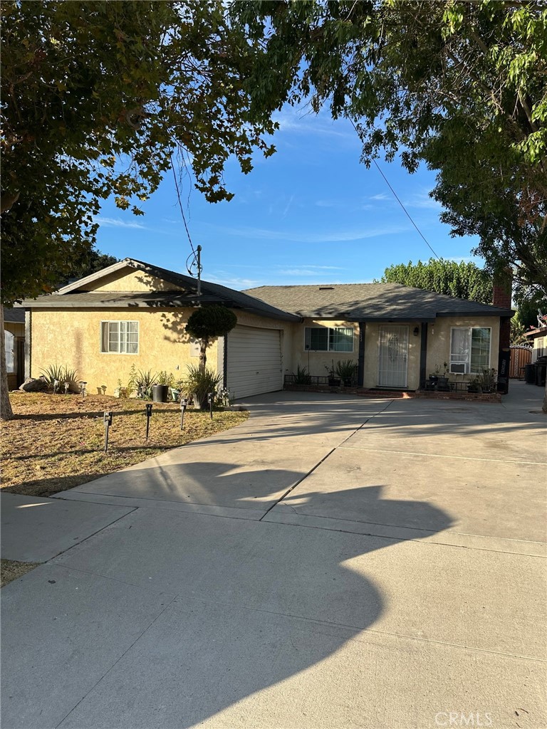 25022 Newhall Property Photo 3