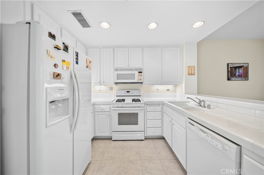 28157 Ashbrook Property Photo 3