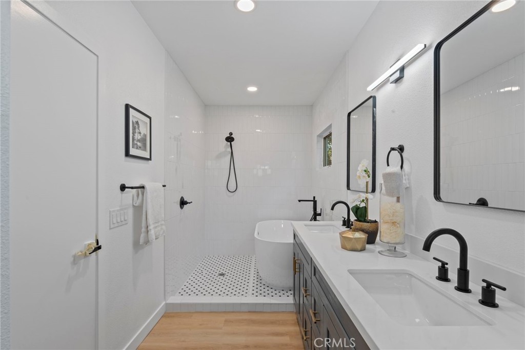 357 1/2 Cornwell Property Photo 17