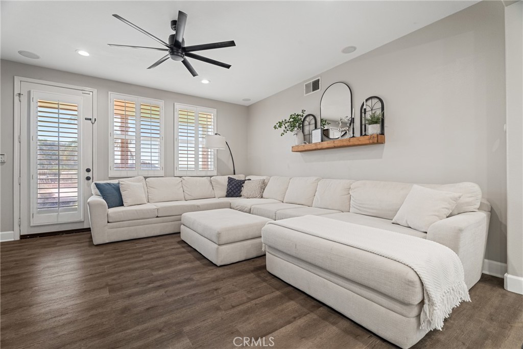 25745 Wallace Place Property Photo 18