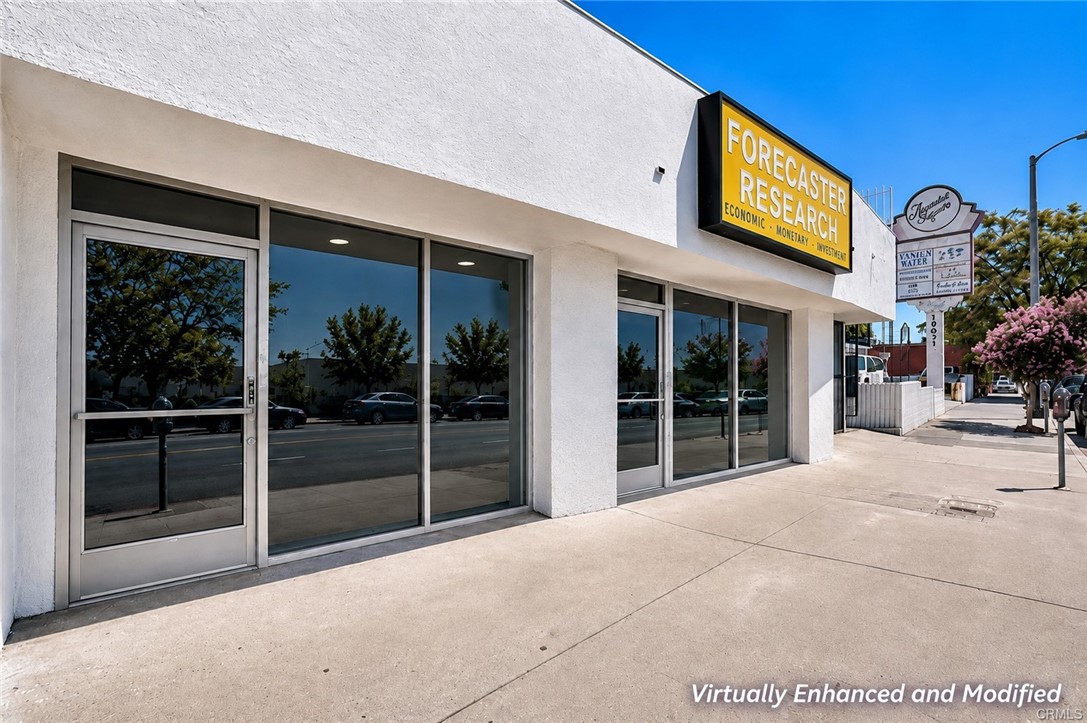 19621 Ventura Boulevard Property Photo 4