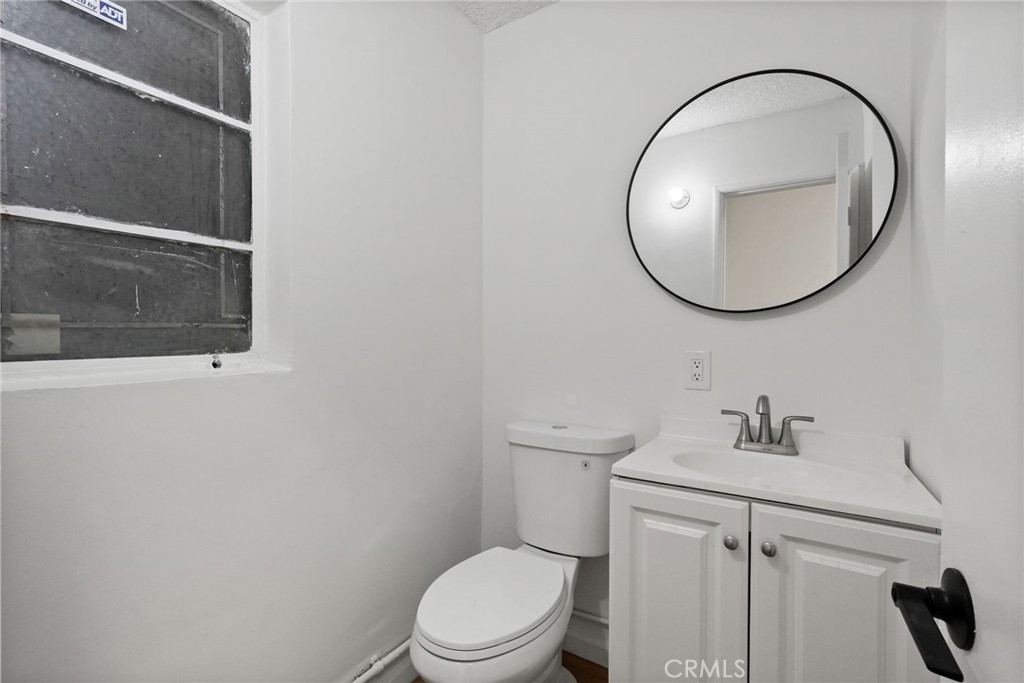 19621 Ventura Boulevard Property Photo 11