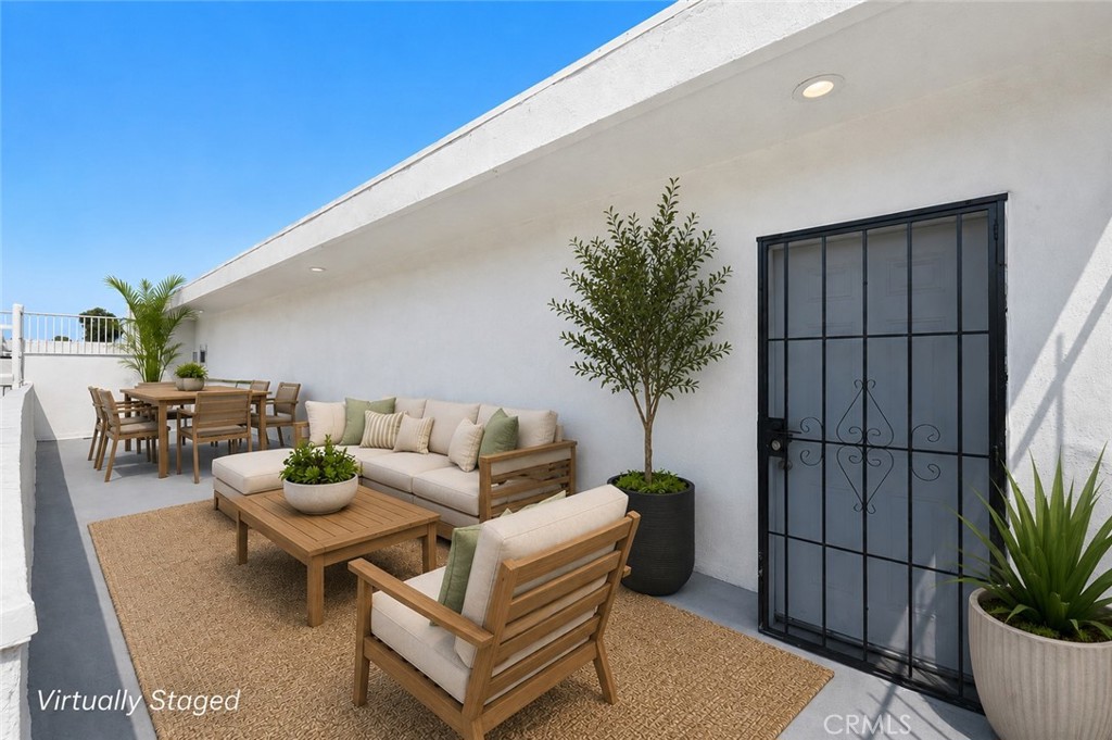 19621 Ventura Boulevard Property Photo 39