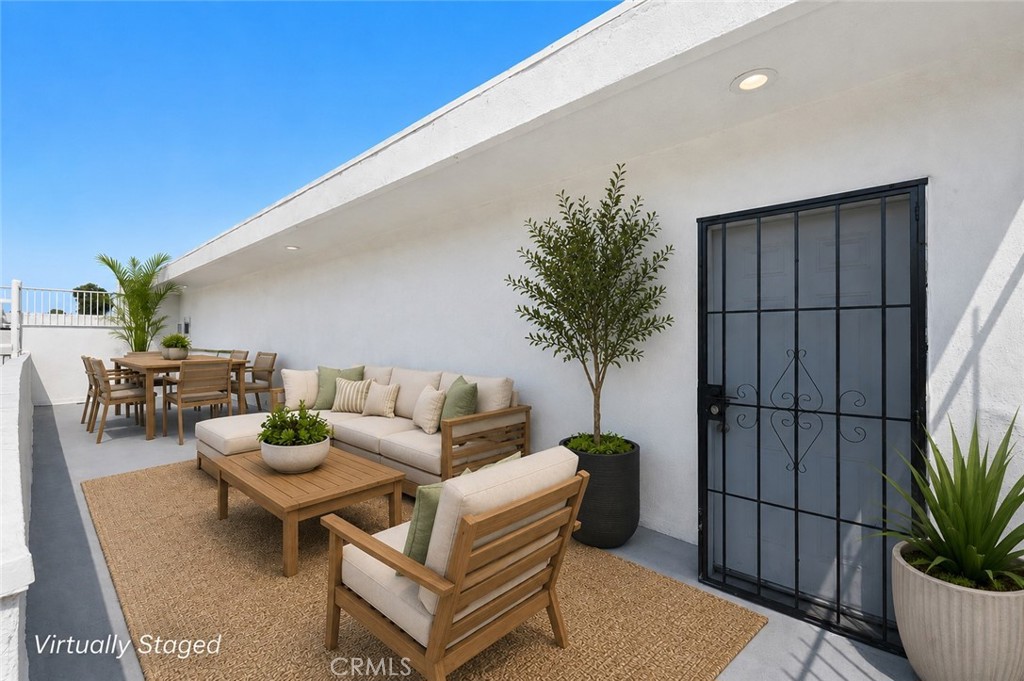 19621 Ventura Boulevard Property Photo 40