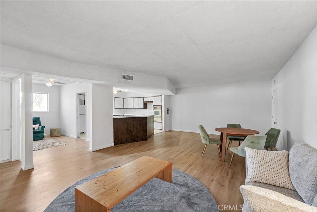 19621 Ventura Boulevard Property Photo 45
