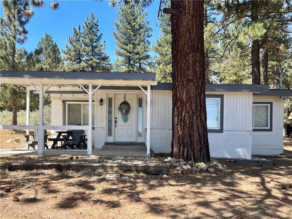 1753 Pineridge Property Photo 1