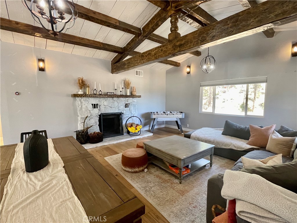 1753 Pineridge Property Photo 3