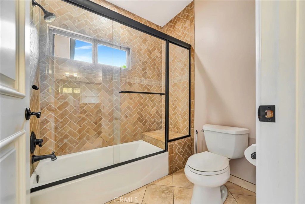 4822 Valjean Avenue Property Photo 23