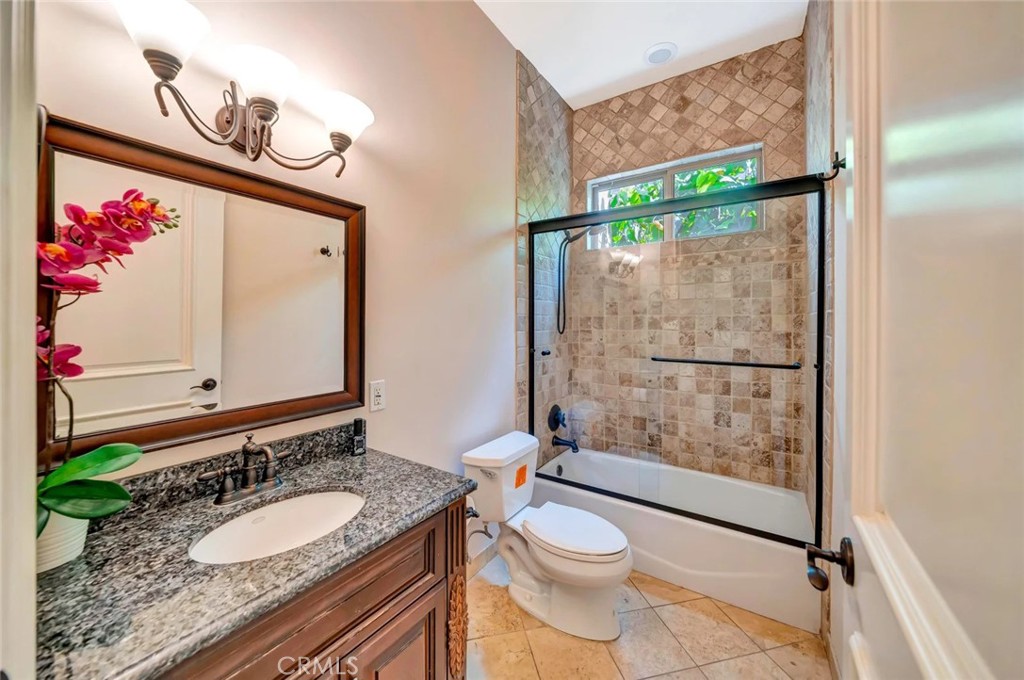4822 Valjean Avenue Property Photo 26