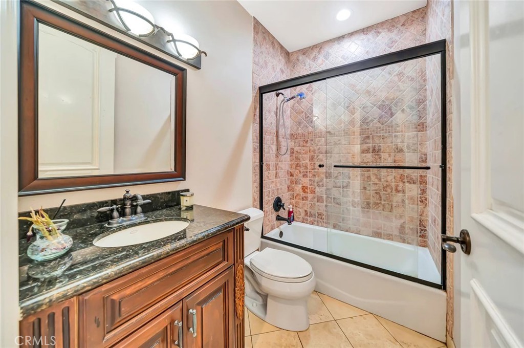 4822 Valjean Avenue Property Photo 28