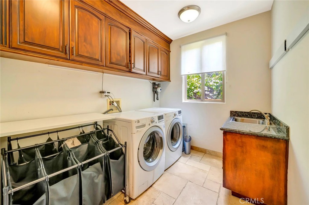 4822 Valjean Avenue Property Photo 31