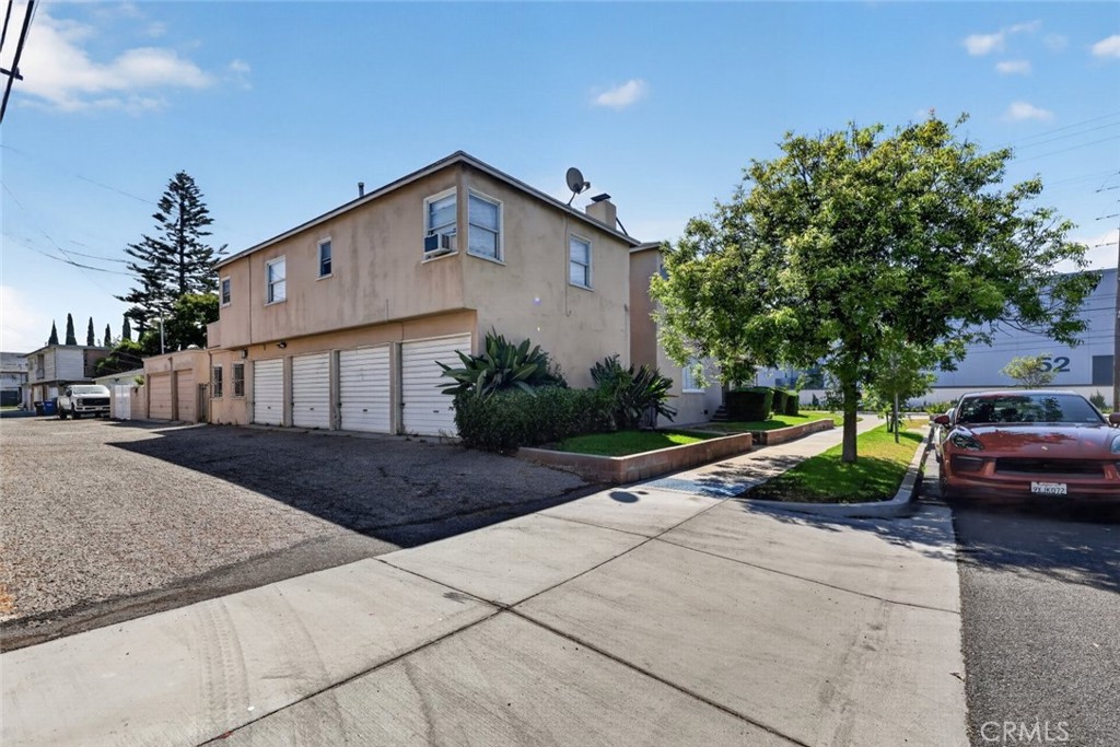 600 N Maple Street Property Photo 10