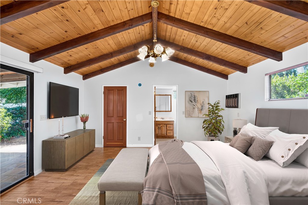 23032 Cohasset Street Property Photo 6