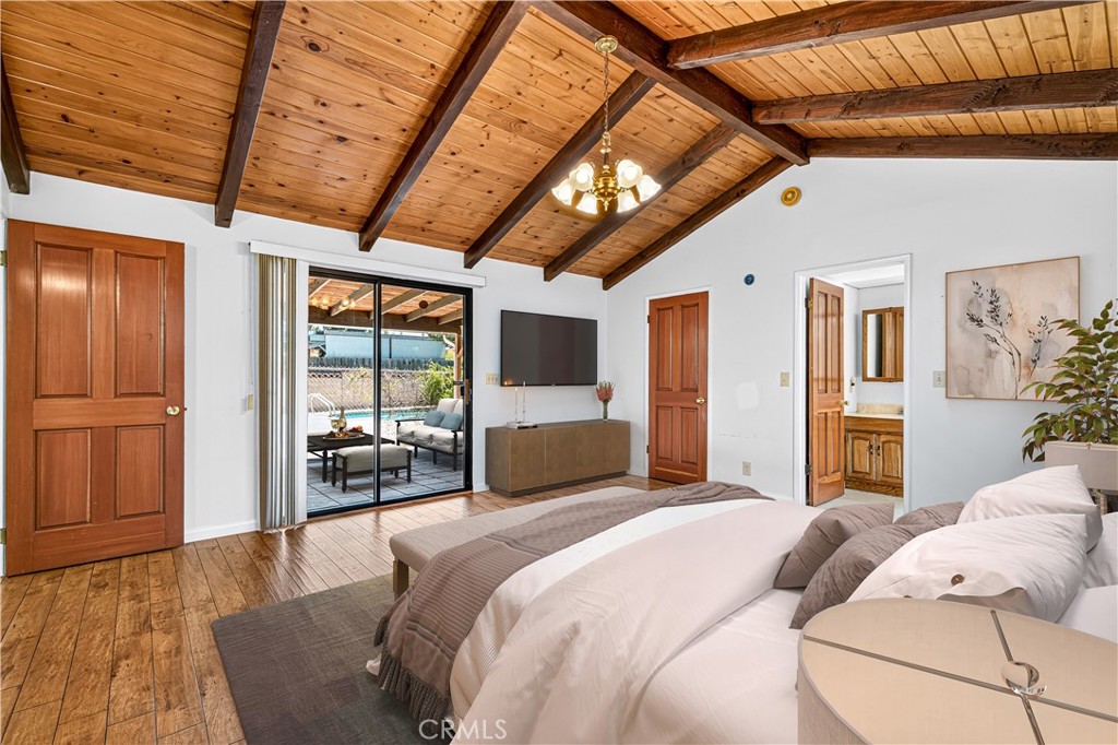 23032 Cohasset Street Property Photo 7