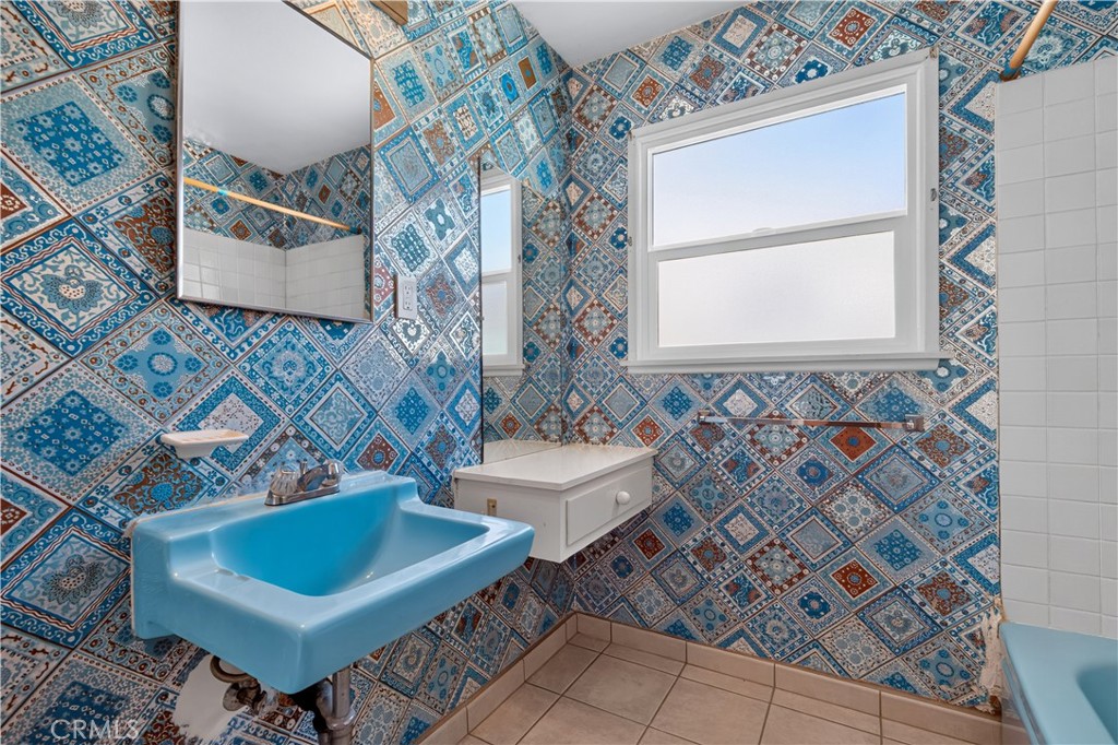 23032 Cohasset Street Property Photo 18