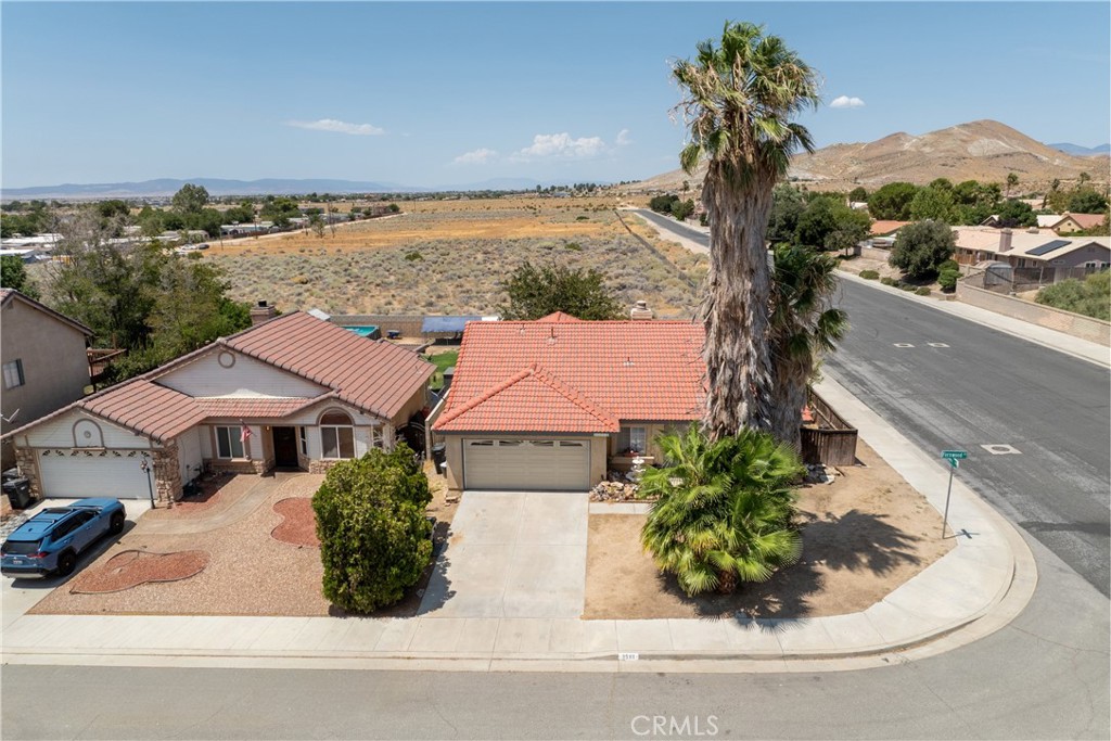 3581 Fernwood Property Photo 2