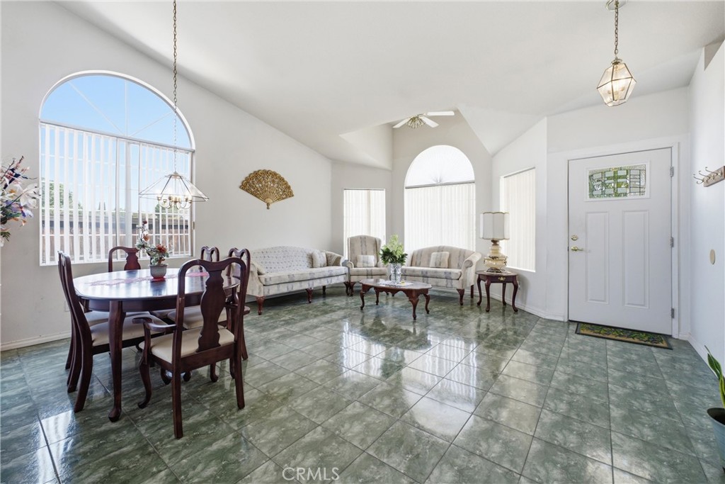 3581 Fernwood Property Photo 4