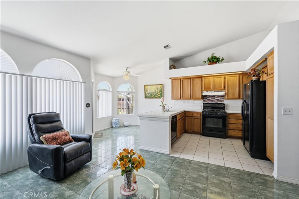 3581 Fernwood Property Photo 7