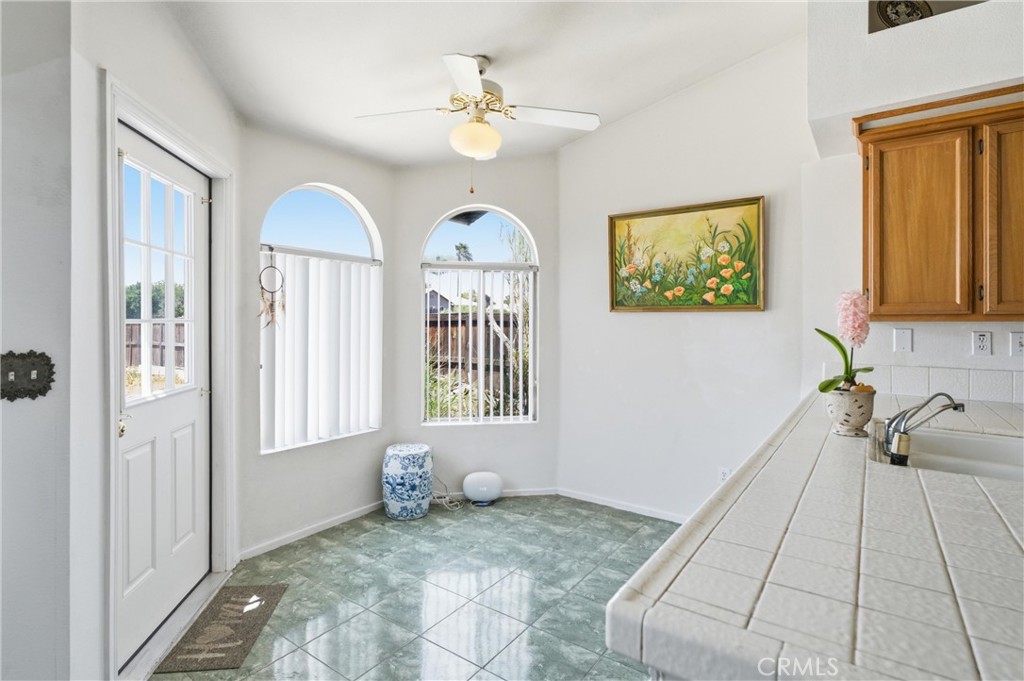 3581 Fernwood Property Photo 8