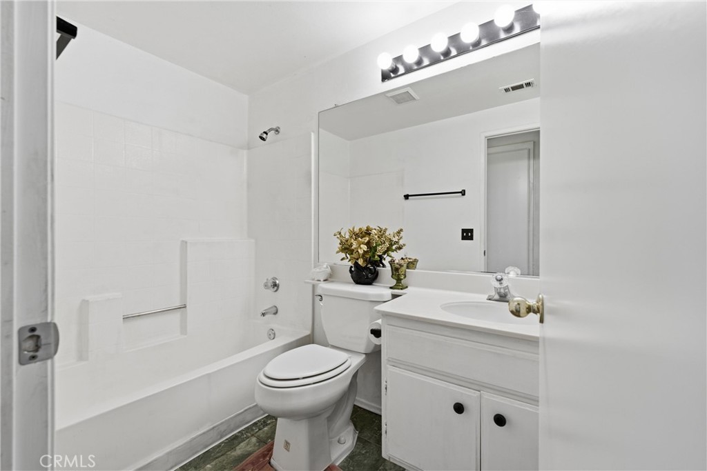 3581 Fernwood Property Photo 18