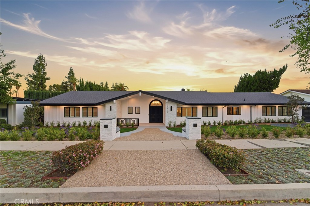 19510 Merridy Property Photo