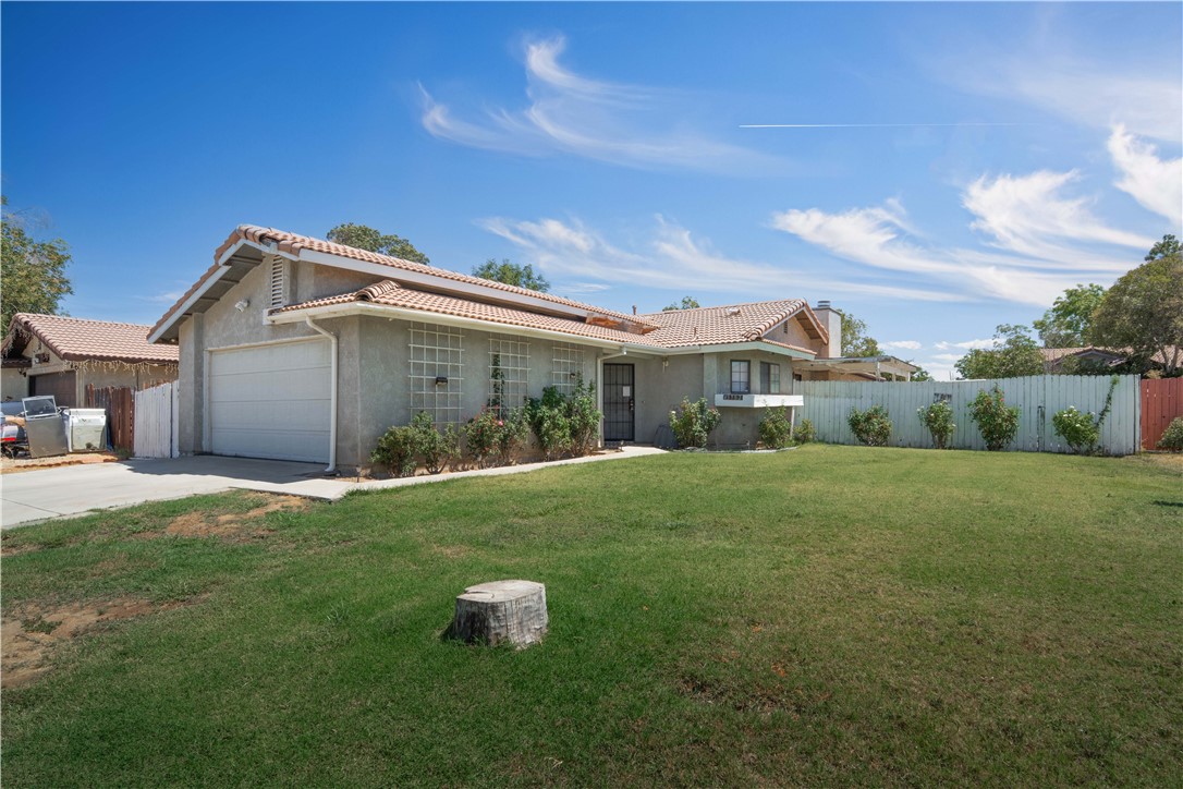 43732 La Paz Property Photo 1