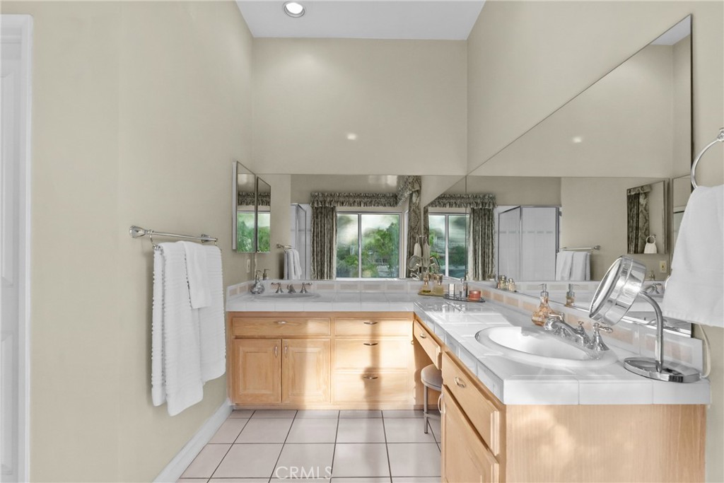5271 Elvira Property Photo 27