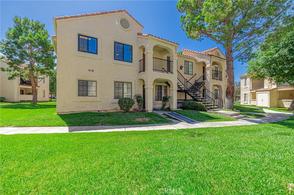 2554 Olive 98 Property Photo 4