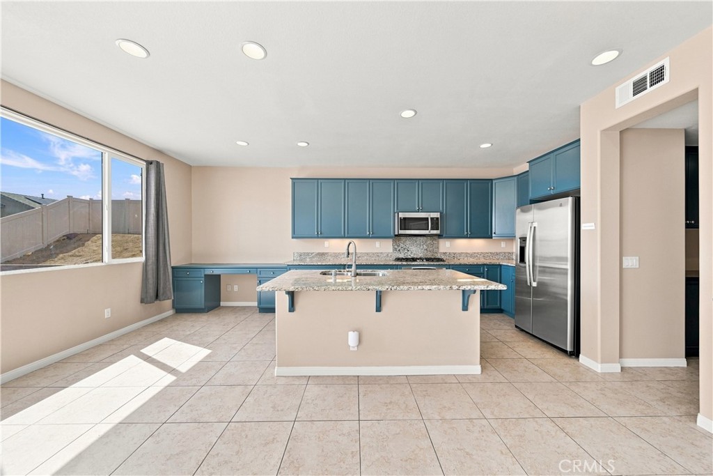 41648 Retsina Street Property Photo 13