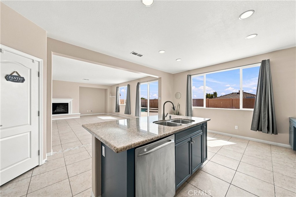 41648 Retsina Street Property Photo 16
