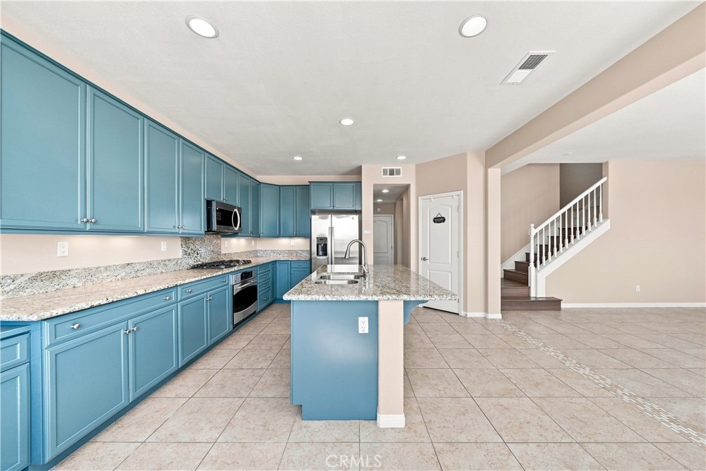 41648 Retsina Street Property Photo 17